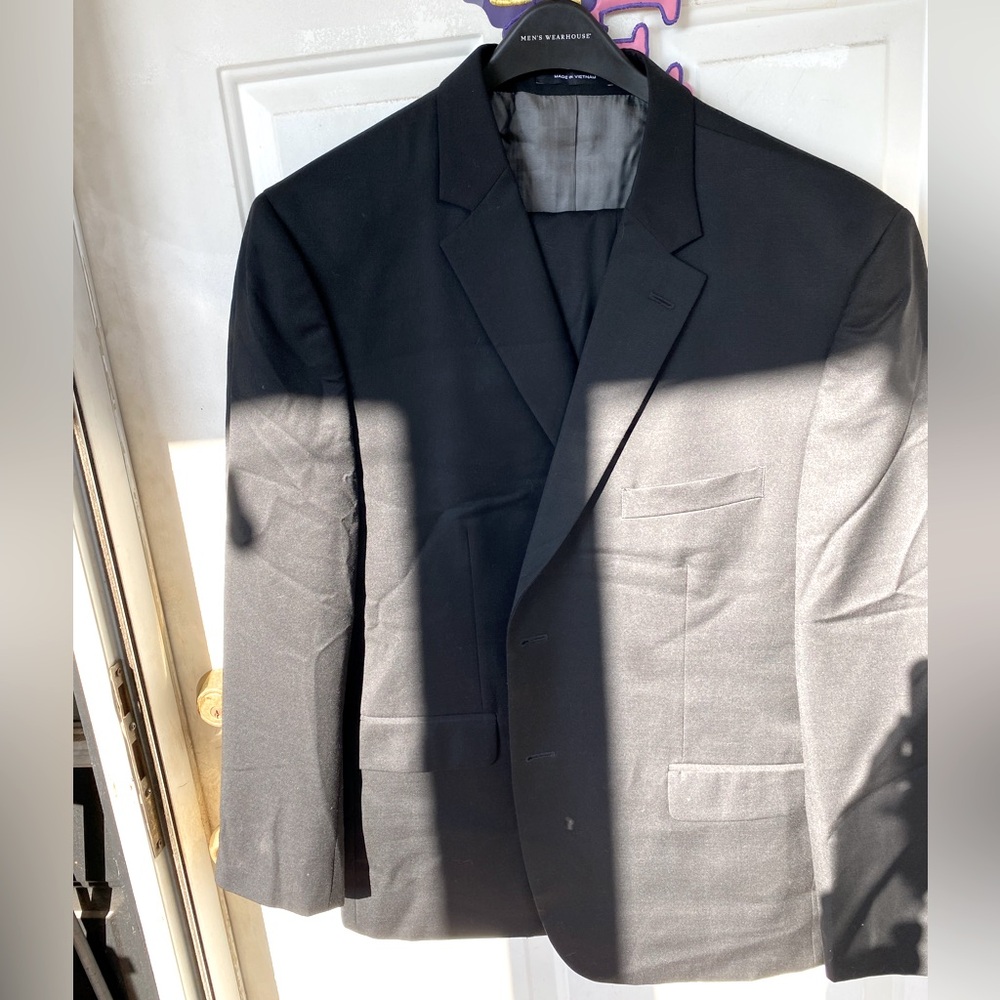 Kenneth Cole black 2 piece men’s suit size 44R 38w